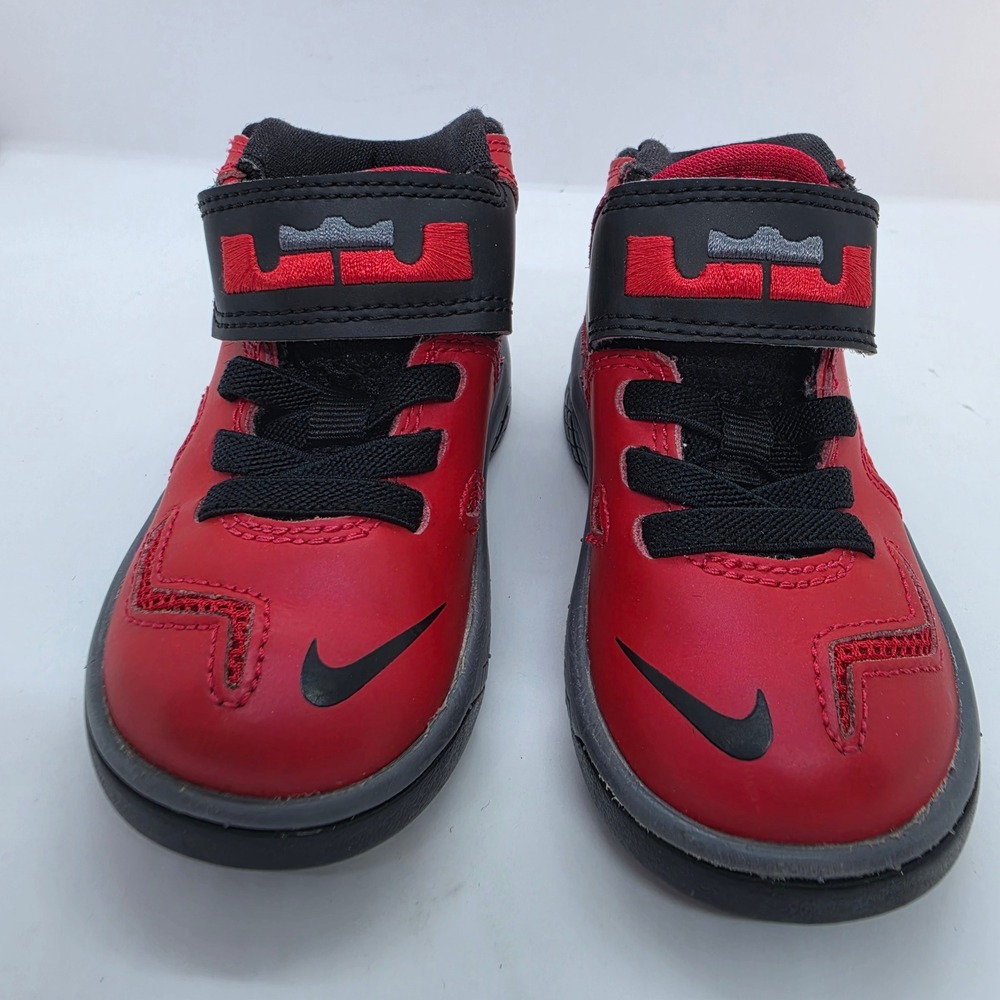 Nike LeBron 11 Toddler Shoes University Red Black 616987-601 Size 5C Kids - Picture 2 of 8